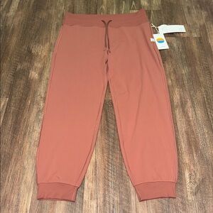 Women’s Vuori Daily Jogger Rosewood size XL NWT